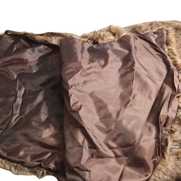 Faux Fur Christmas Tree skirt 46" diameter - Picture 3 of 5